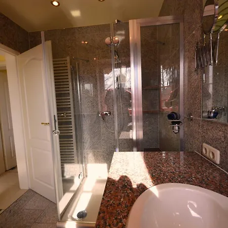 Reetdach-ferienwohnungen 8 Kroening 別荘 *