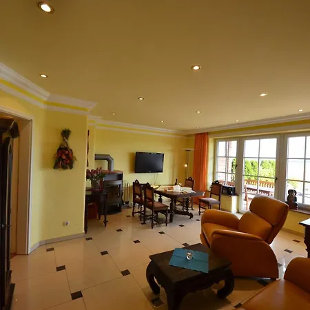 Reetdach-ferienwohnungen 8 Kroening * Groß Zicker