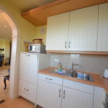 別荘 Reetdach-ferienwohnungen 8 Kroening