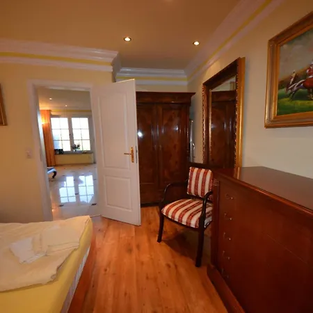 Reetdach-ferienwohnungen 8 Kroening * Groß Zicker