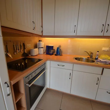 別荘 Reetdach-ferienwohnungen 8 Kroening *