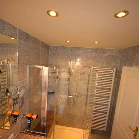 別荘 Reetdach-ferienwohnungen 8 Kroening Groß Zicker