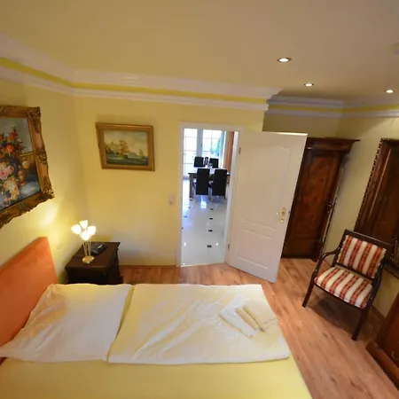 別荘 Reetdach-ferienwohnungen 8 Kroening *