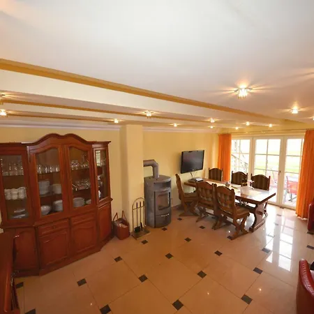 別荘 Reetdach-ferienwohnungen 8 Kroening *