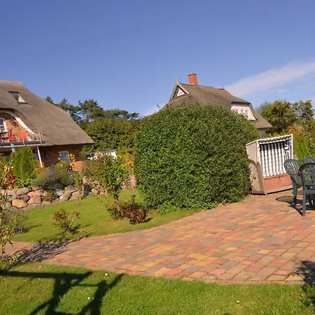 Reetdach-ferienwohnungen 8 Kroening * Groß Zicker